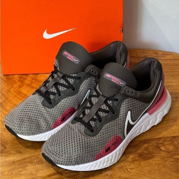 Nike Grey Running Shoes Athletic Activewear Sneakers Men Size 9.5 Women… - Picture 3 of 4